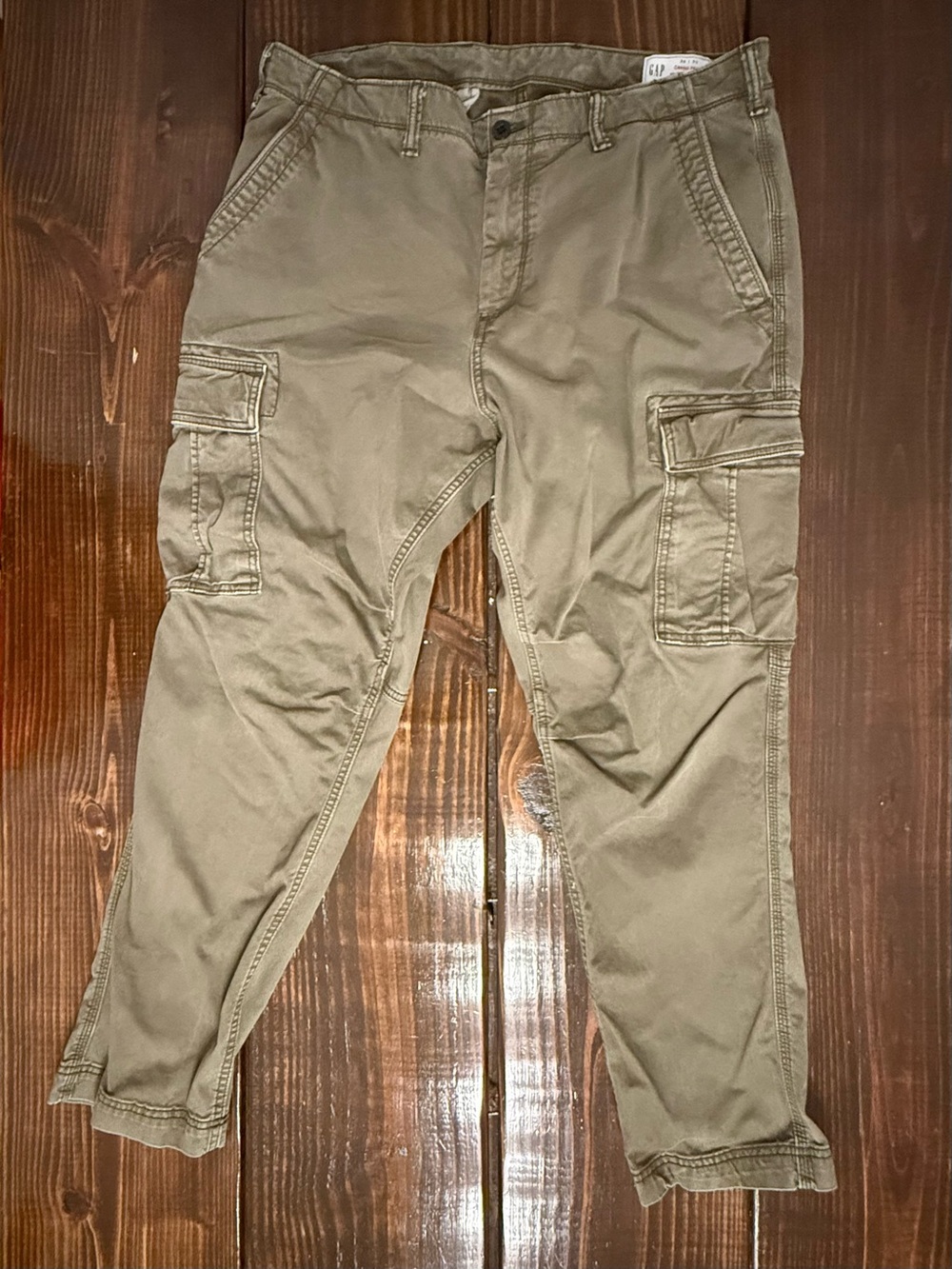 GAP Men's Cargo Pants in Olive Green